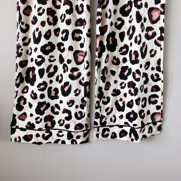 Stars Above Animal Print PJ set New with tags! Womens Pyjamas medium - Picture 15 of 16